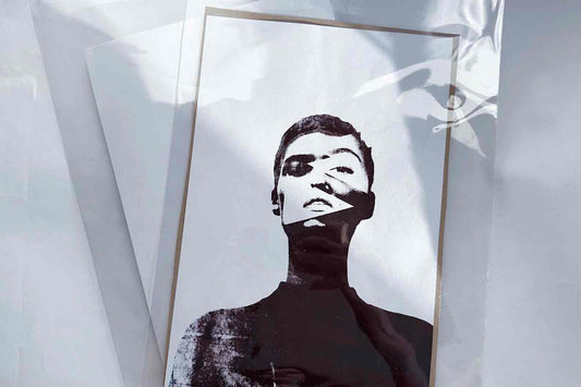 Blickfang Siebdruck Poster mit Farbverlauf VLADA auf Naturpapier von jeff