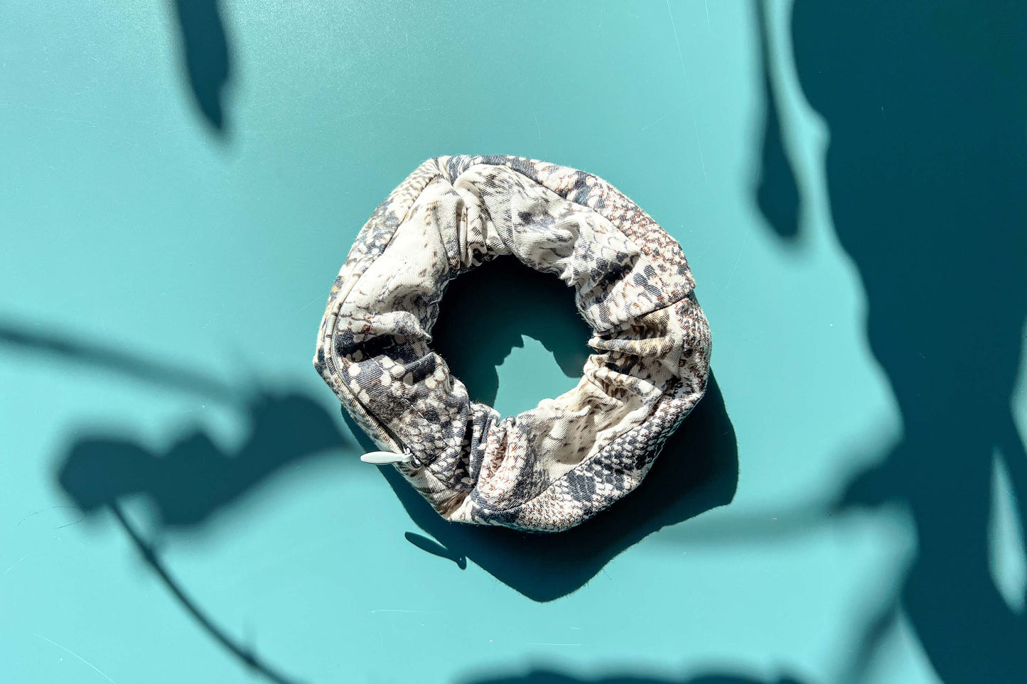 Scrunchie mit Geheimfach TRULLA - jeff - EveryPieceAFriend