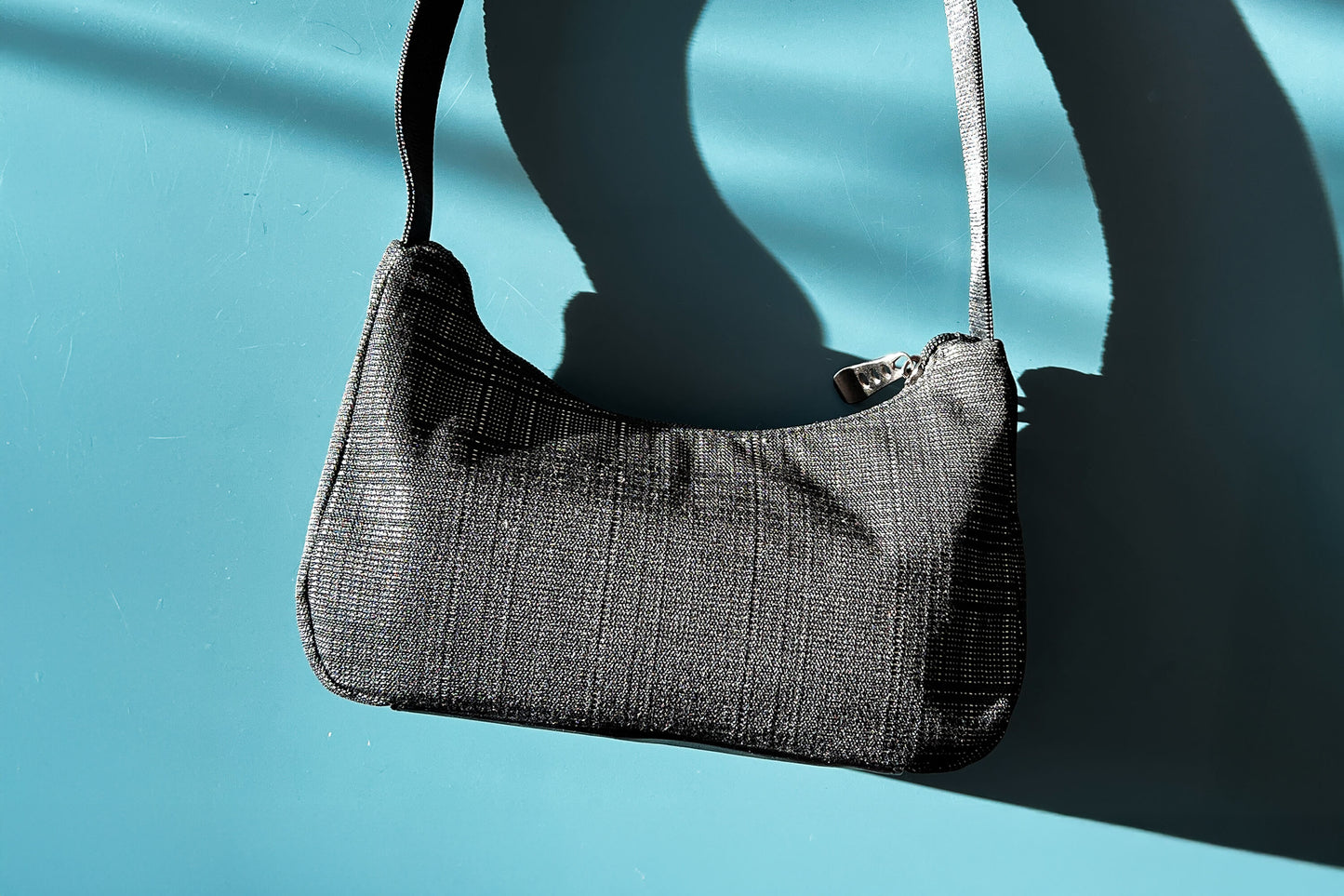 Schwarze Schultertasche LUCY