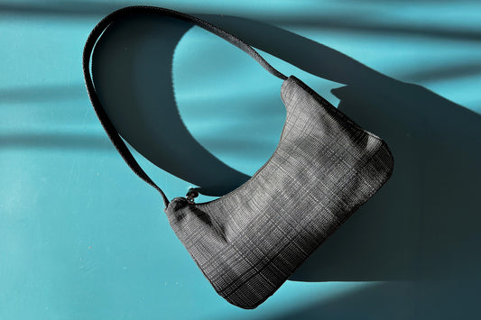 Schwarze Schultertasche LUCY