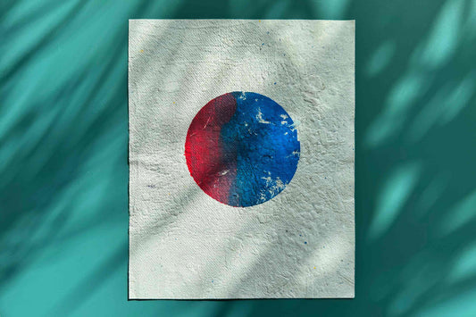 Gesamtansicht rot blauer Kreis mit Siebdruck erstellt Kunstdruck auf handgeschöpftem Papier LAVA 