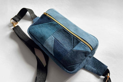 Einzigartige Hipbag ALESSANDRO aus Jeansupcycling mit goldenem Reisverschluss von jeff every piece a friend
